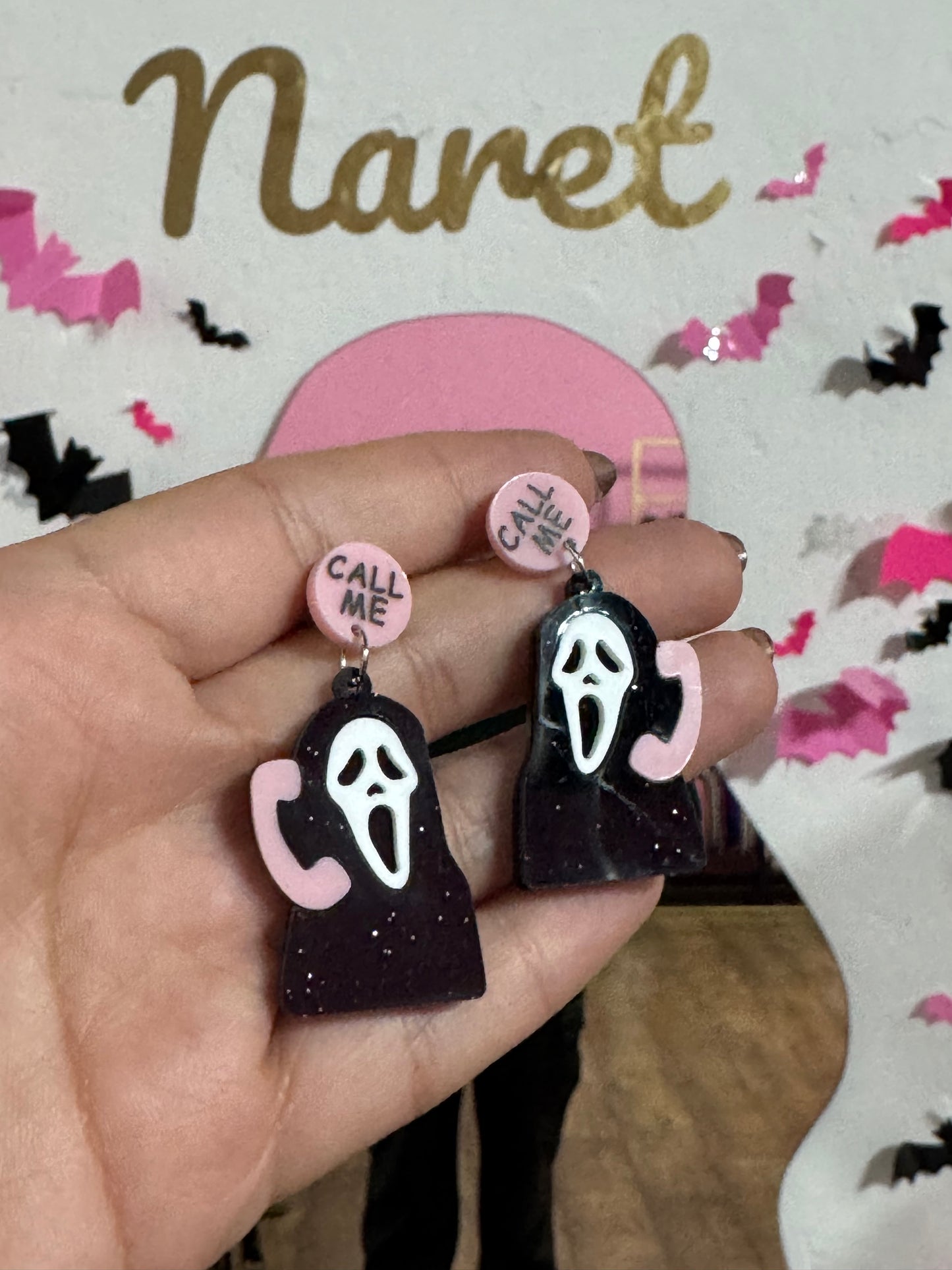 Aretes Ghost Call Me Acrilico