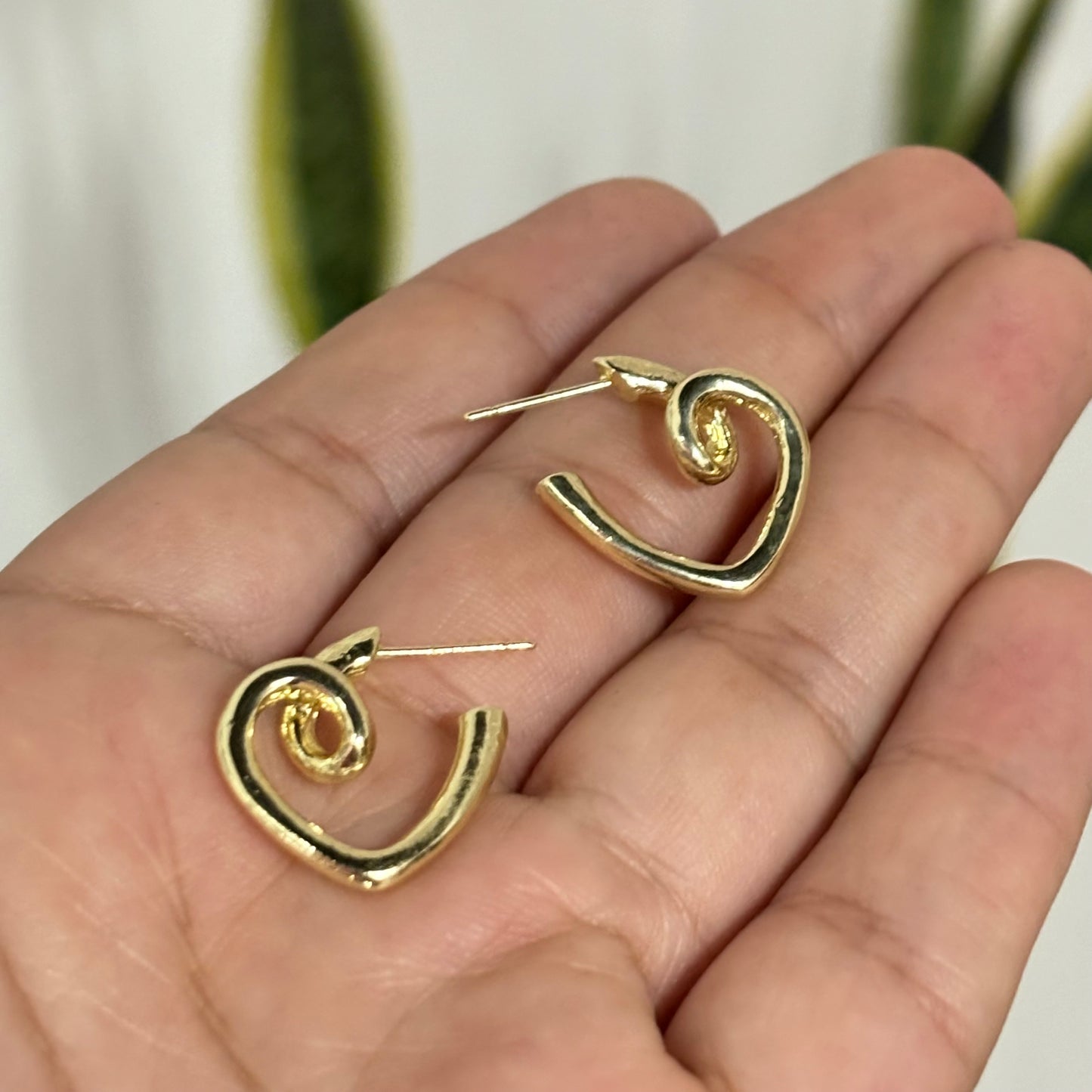 Aretes Corazón Torcidos