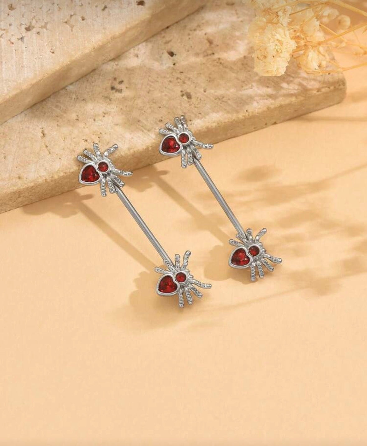 Piercing Nipple Arañitas
