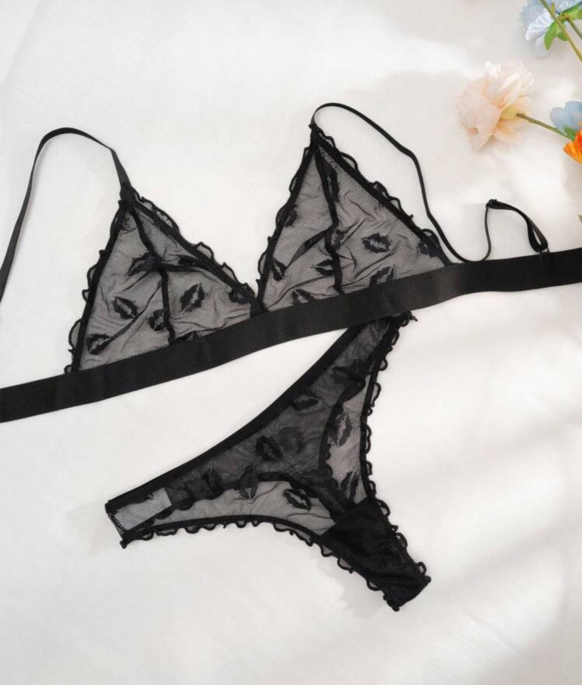 Lencería Negra Besos