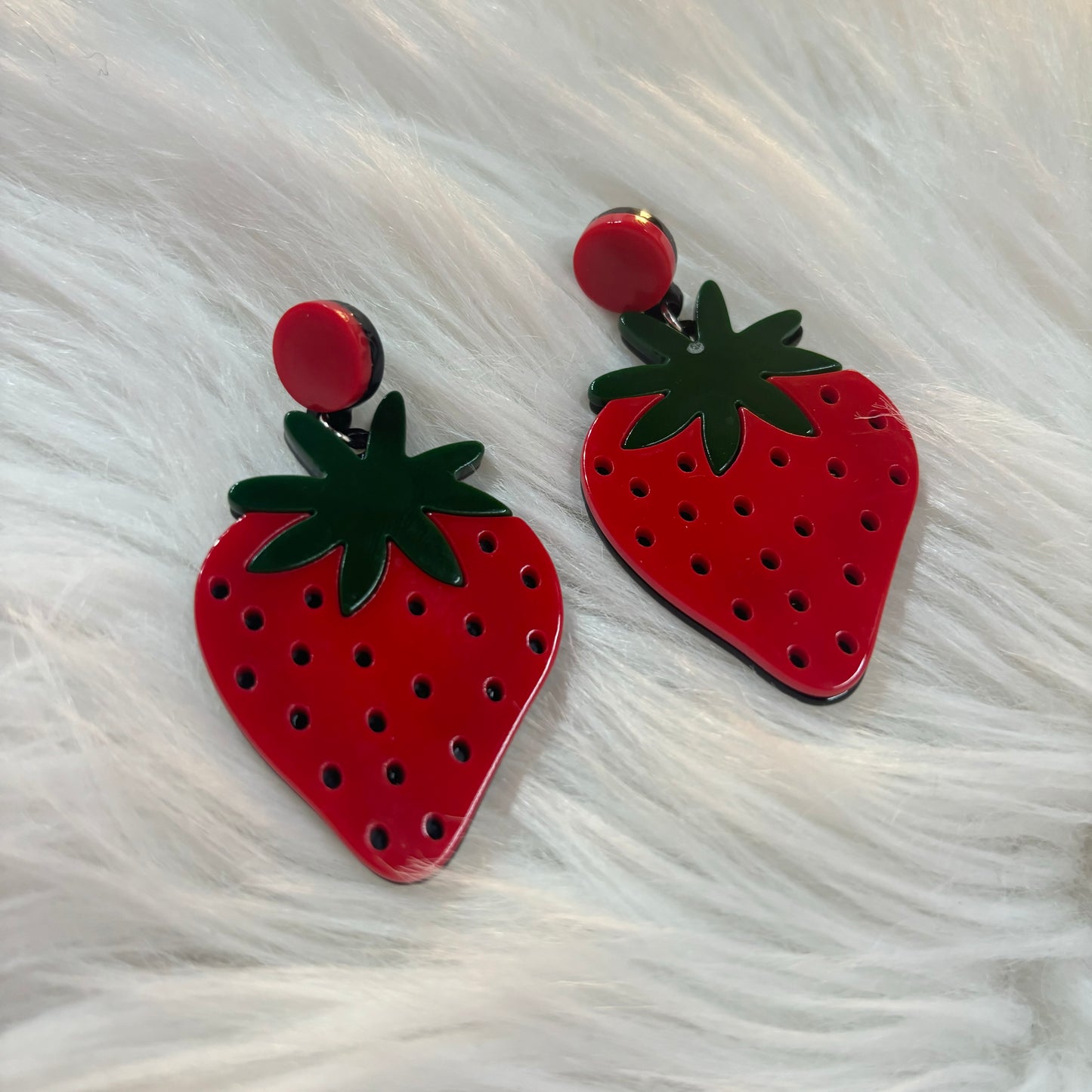 Aretes Fresa Acrílico