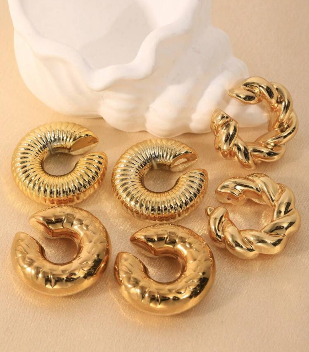 Aretes Cuff Groovy Dorados