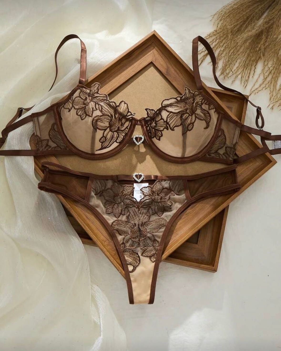 Lencería Mirna <3 Café