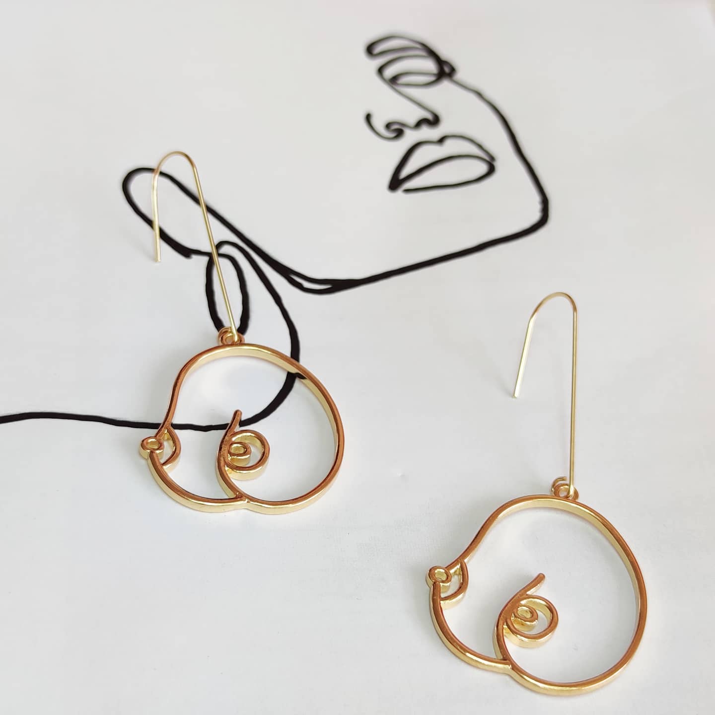 Aretes Tits