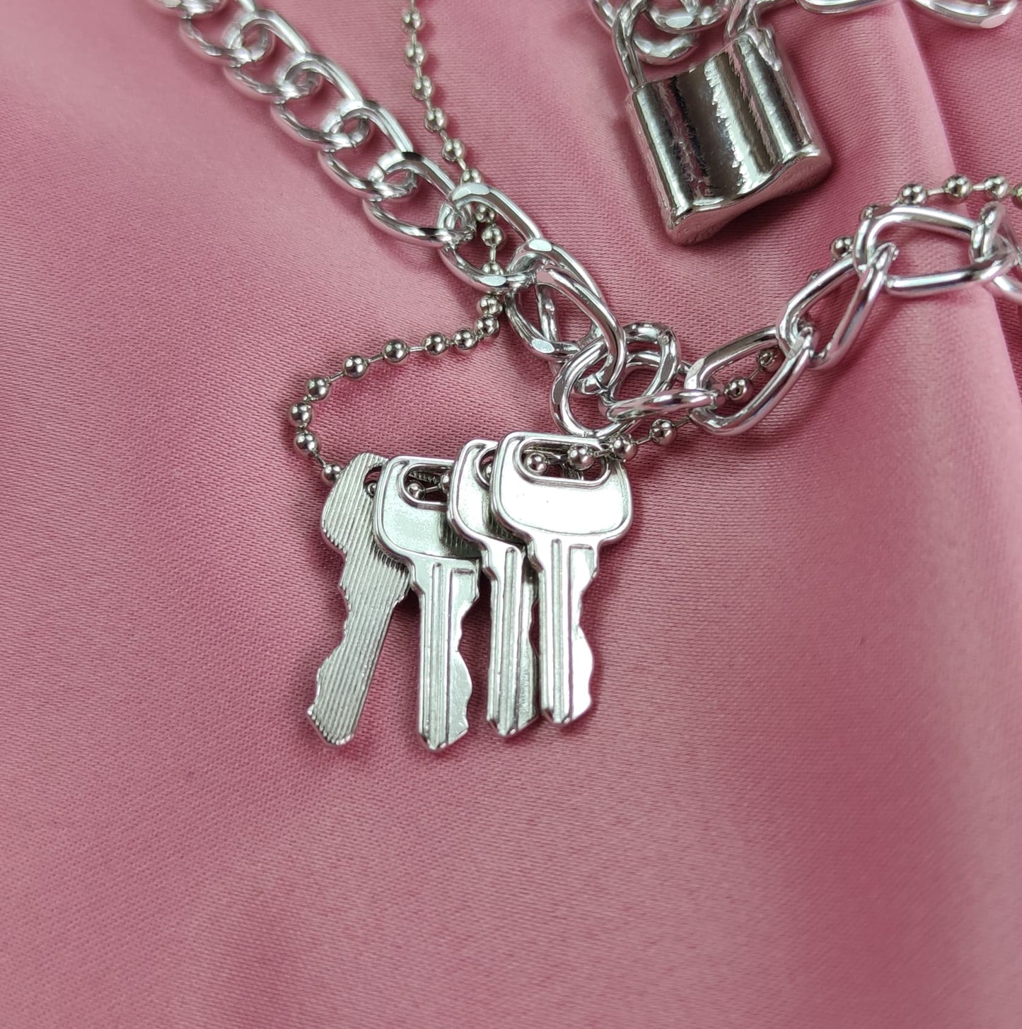 Chocker Chain Love and Keys