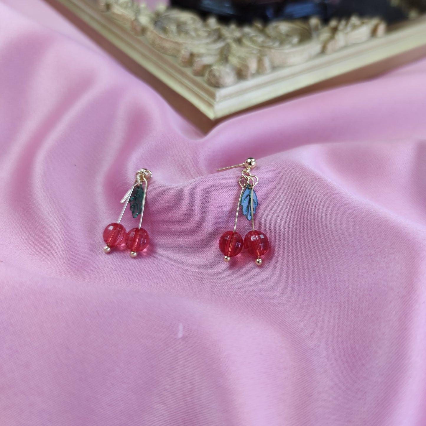 Aretes Cereza Transparentes