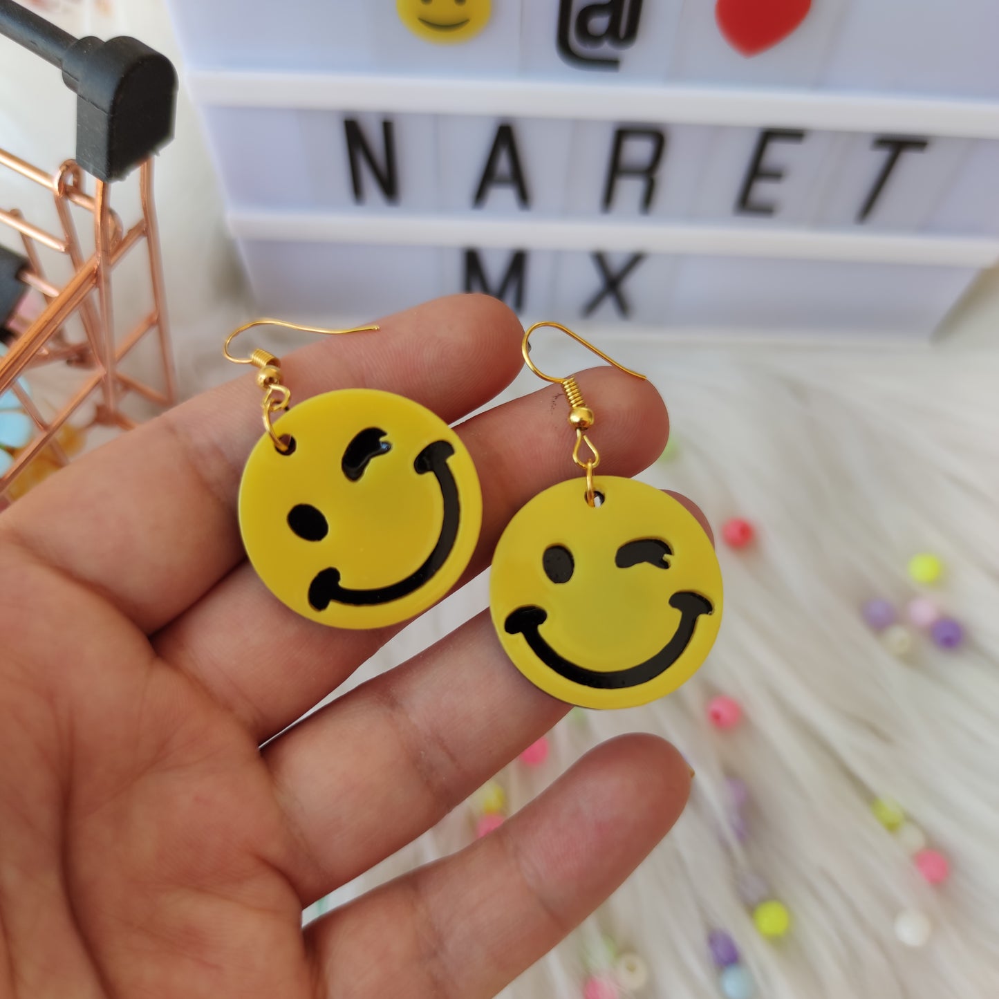 Aretes Happy Wink Face