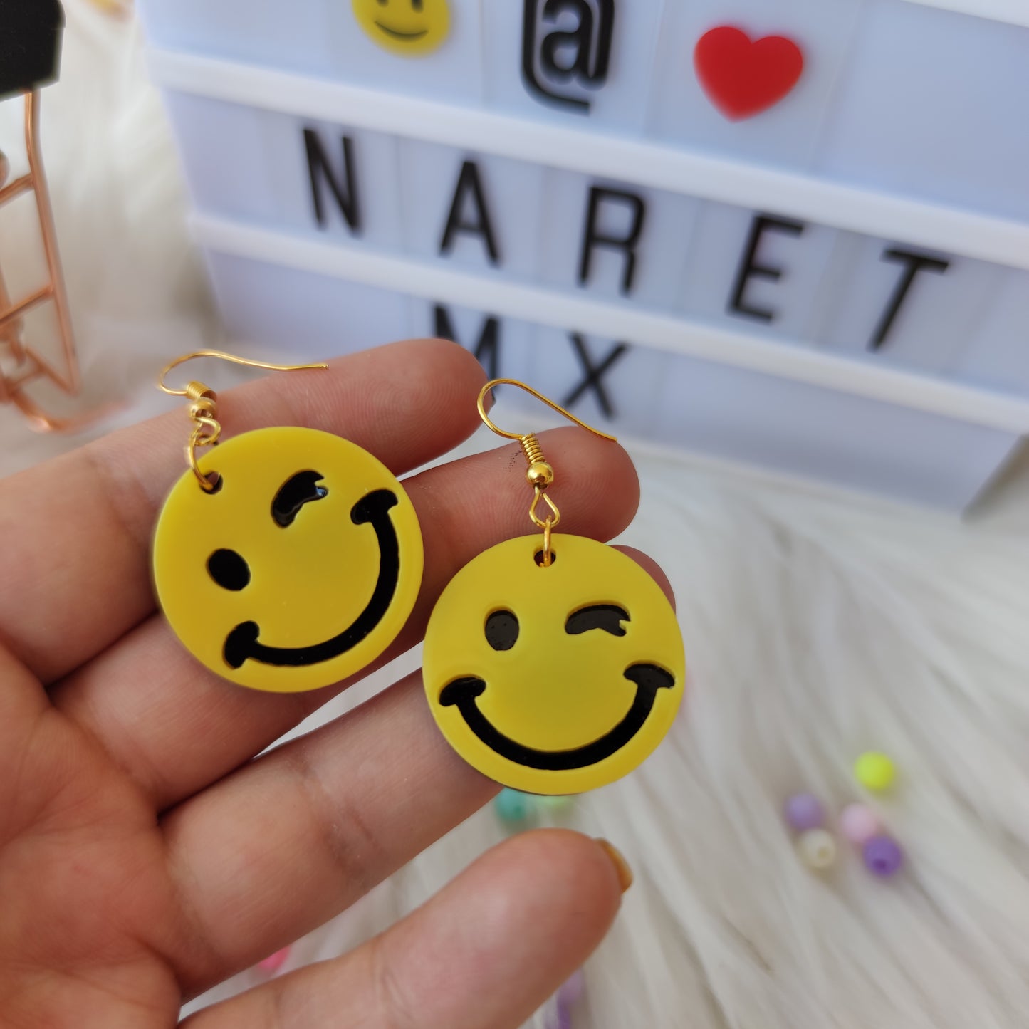 Aretes Happy Wink Face