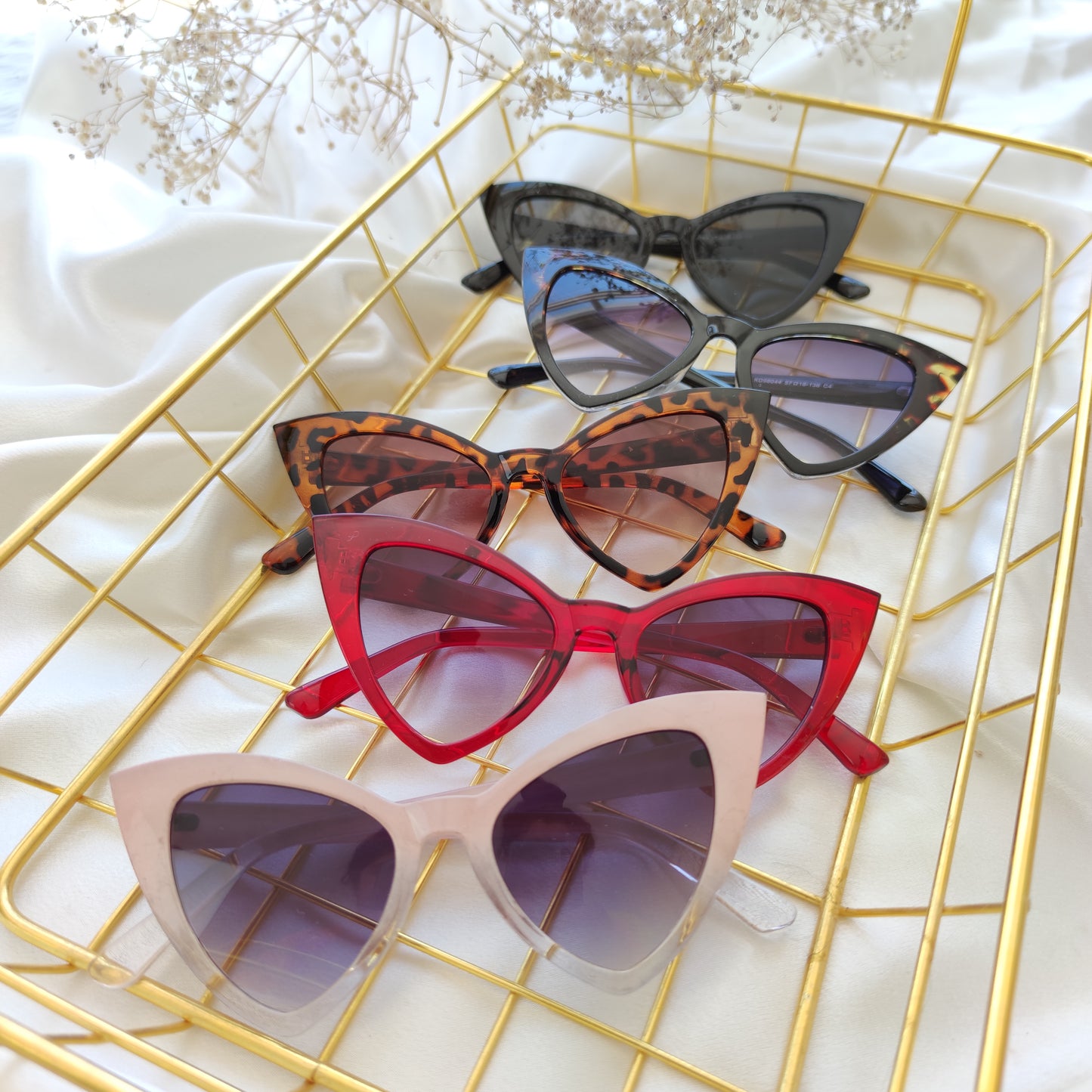 Sunnies Villana