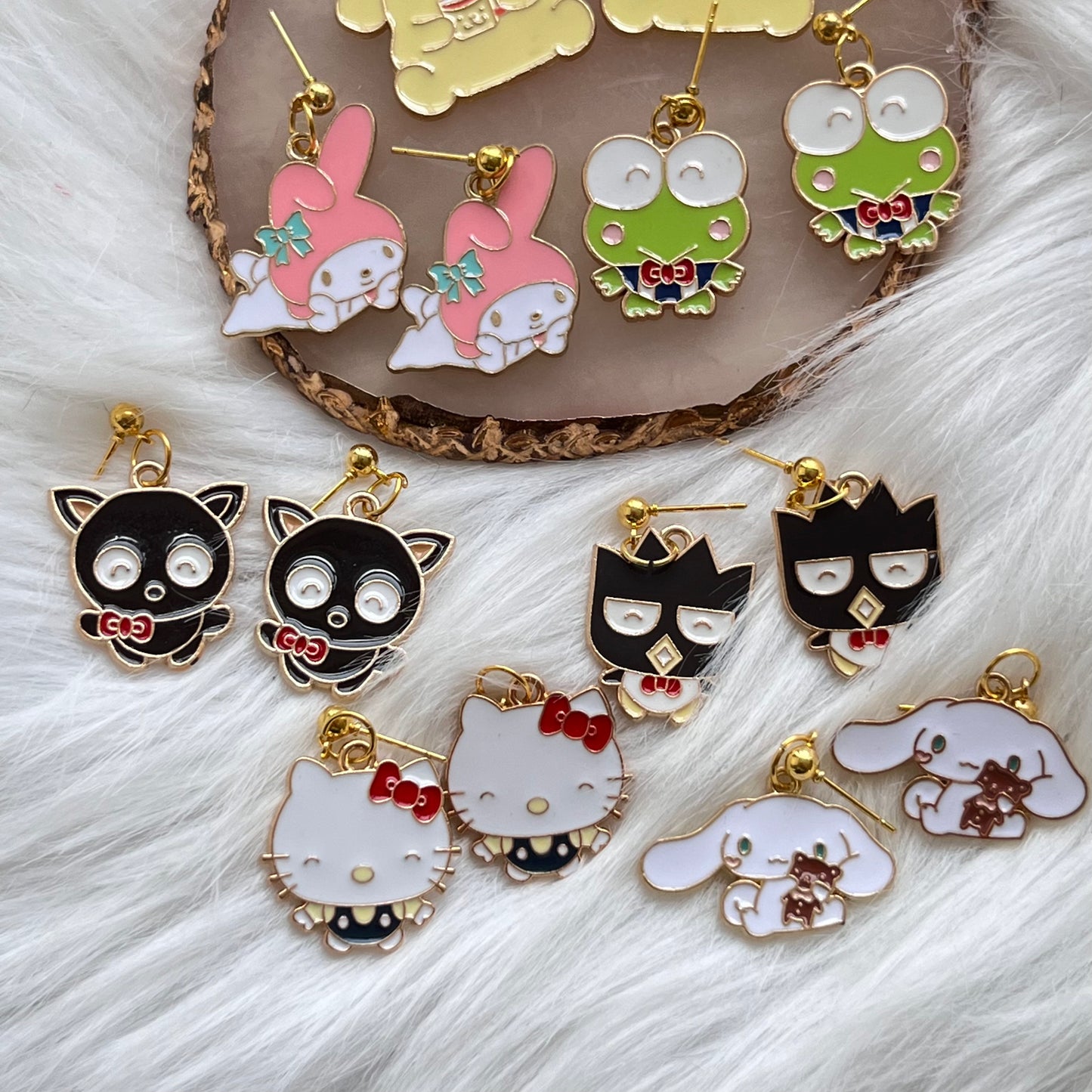 Aretes Sanrio Metal