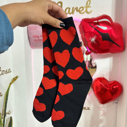 Calcetas Negras y Corazones