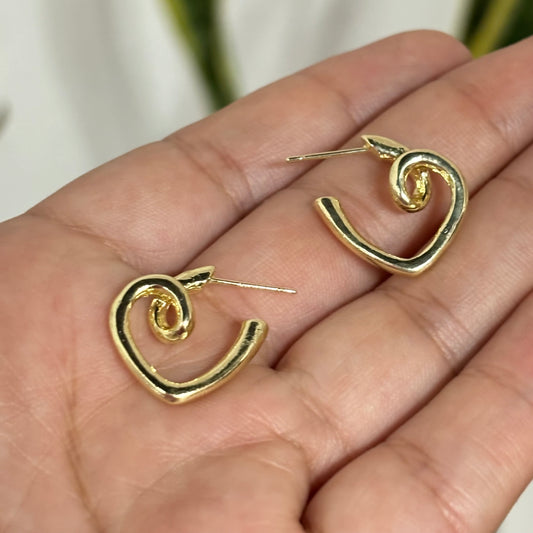 Aretes Corazón Torcidos