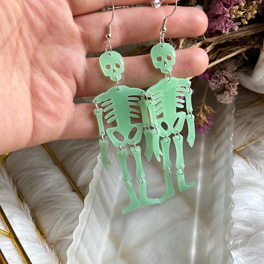 Aretes Esqueleto Acrílico Brilla Oscuridad