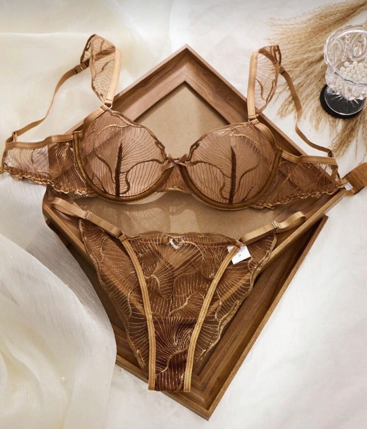 Lencería Pétalo Café