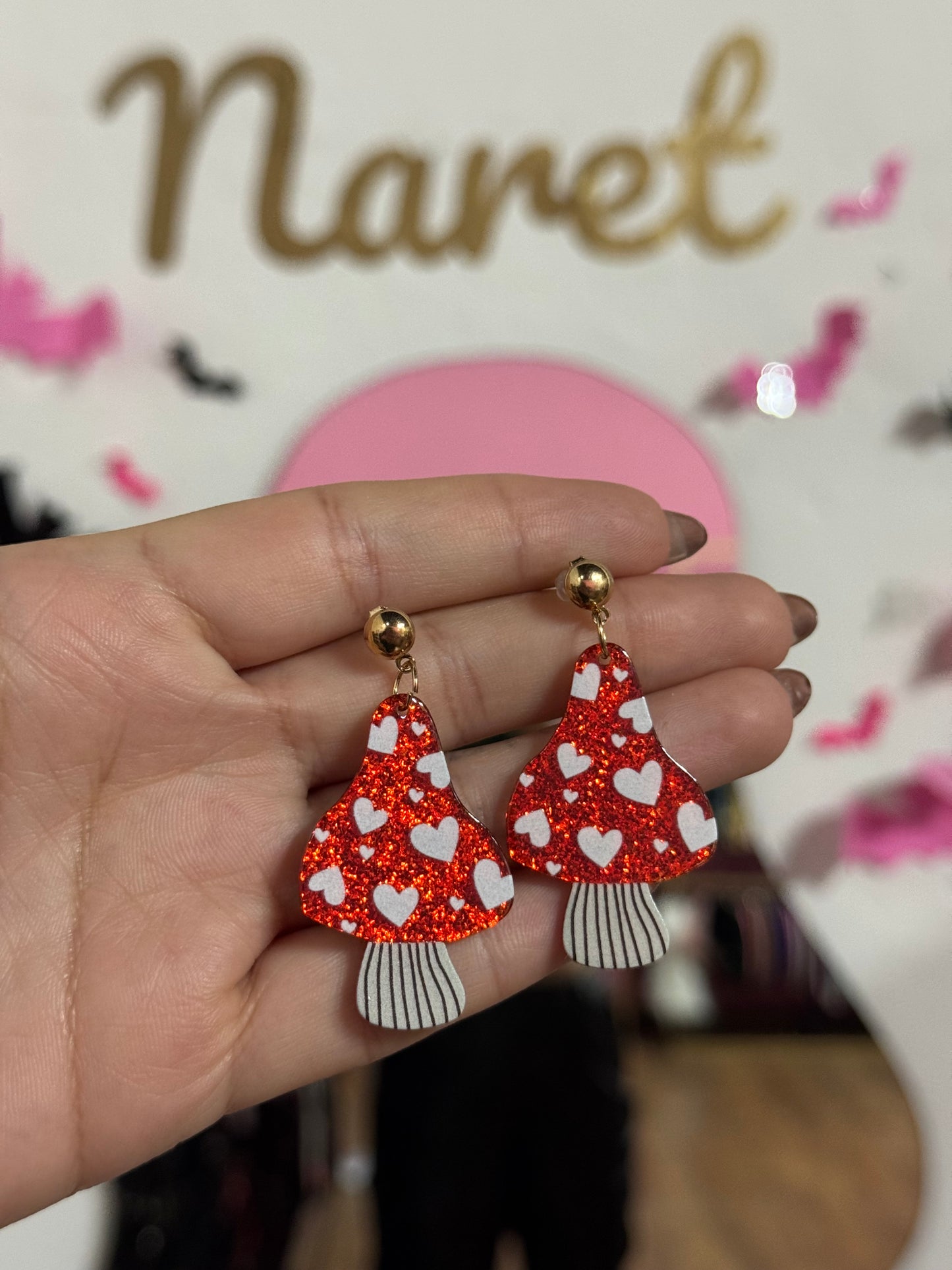 Aretes Hongo Corazones Acrílico