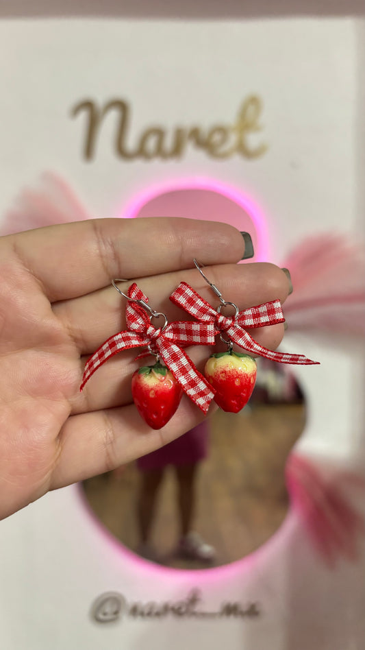 Aretes Fresa y Moño