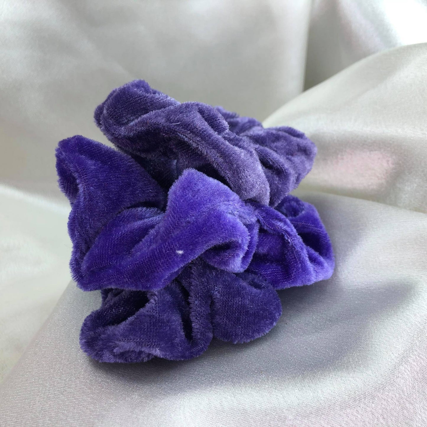 Scrunchie Velvet Morada
