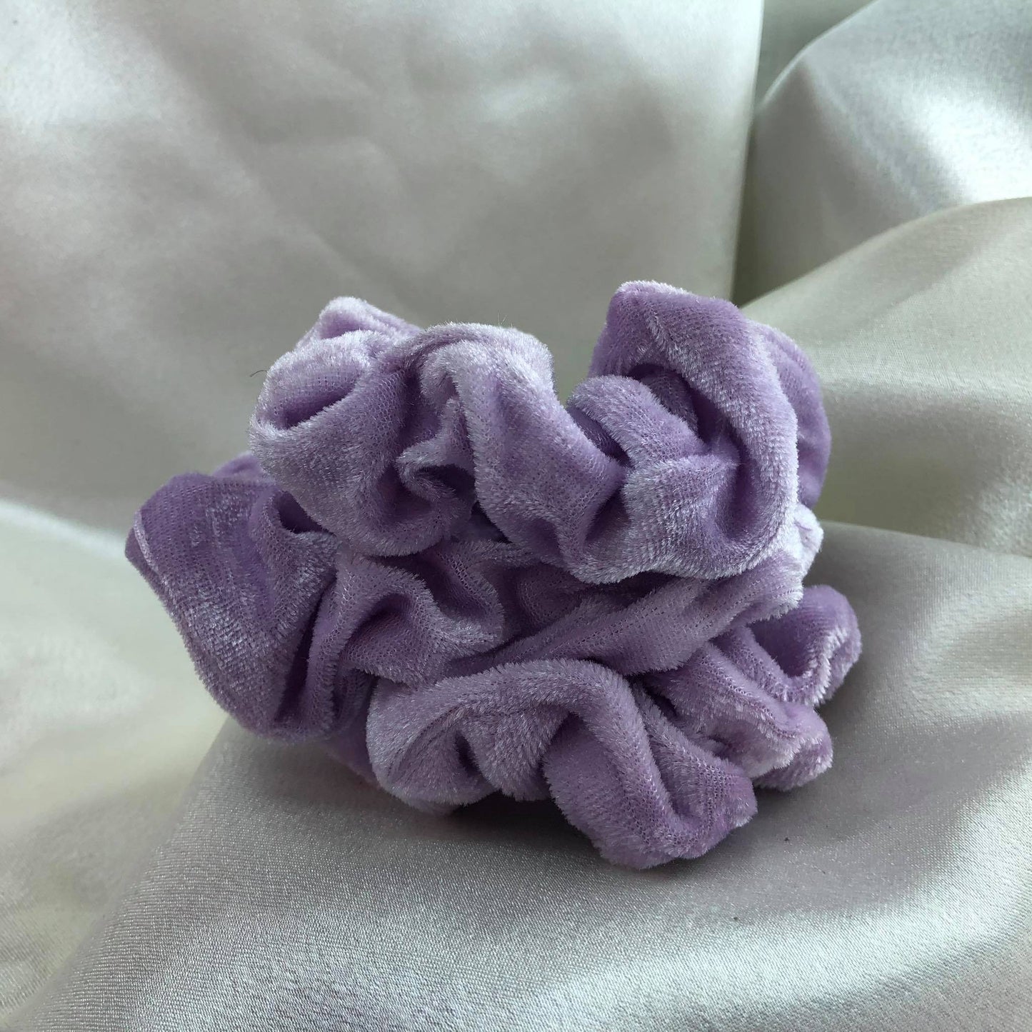 Scrunchie Velvet Morada