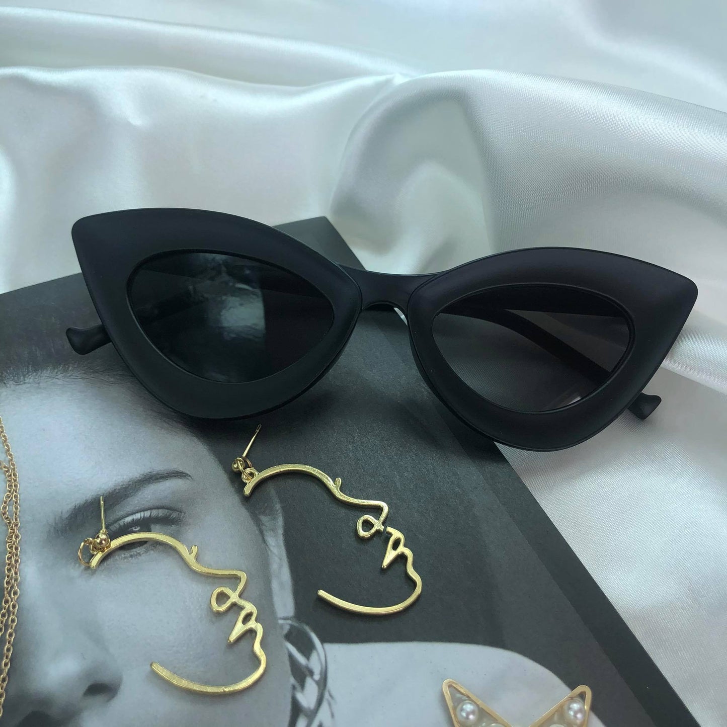 Sunnies Bad Woman