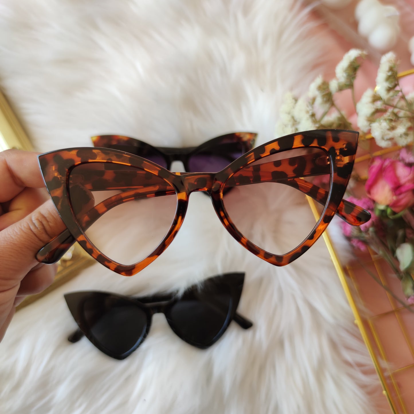 Sunnies Villana