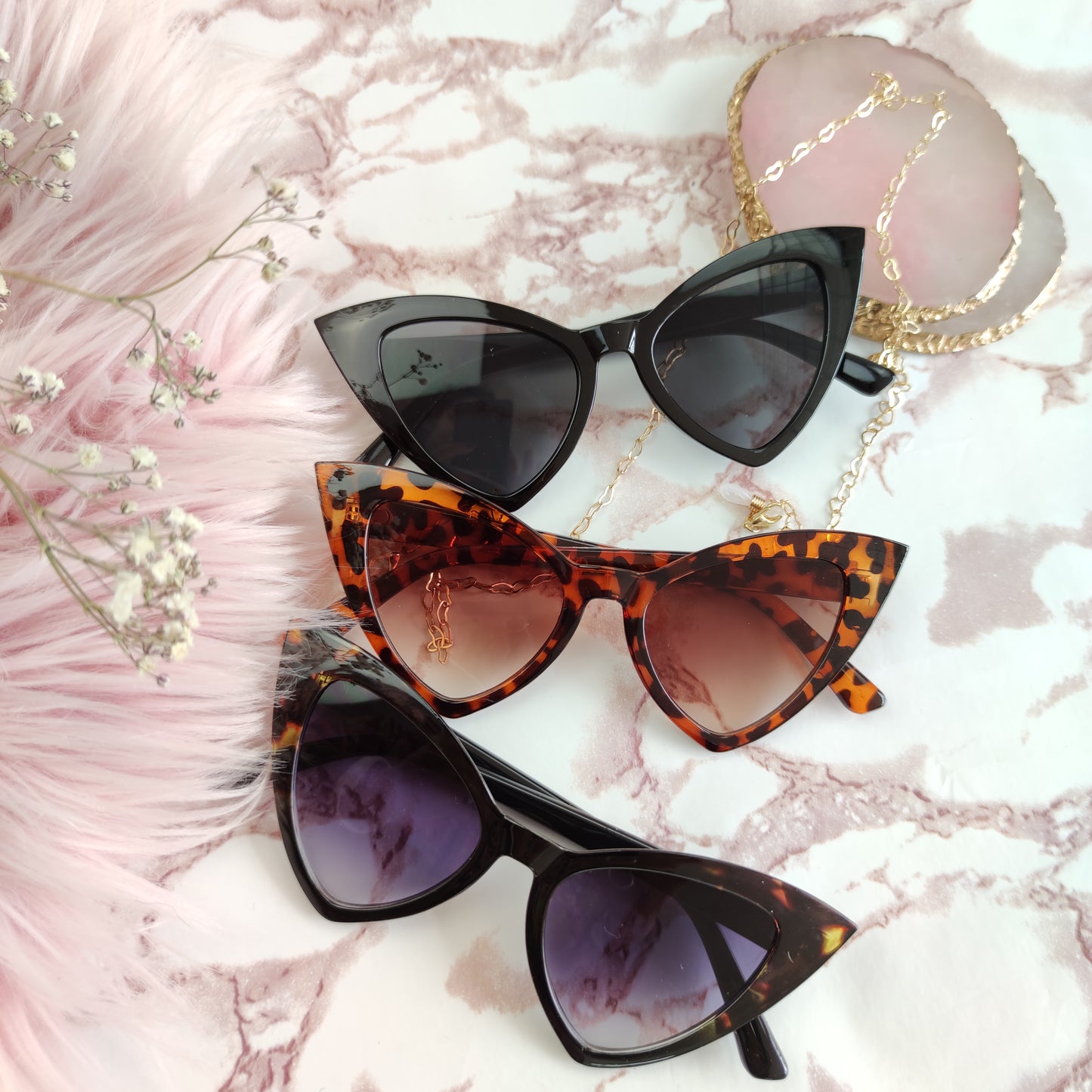 Sunnies Villana