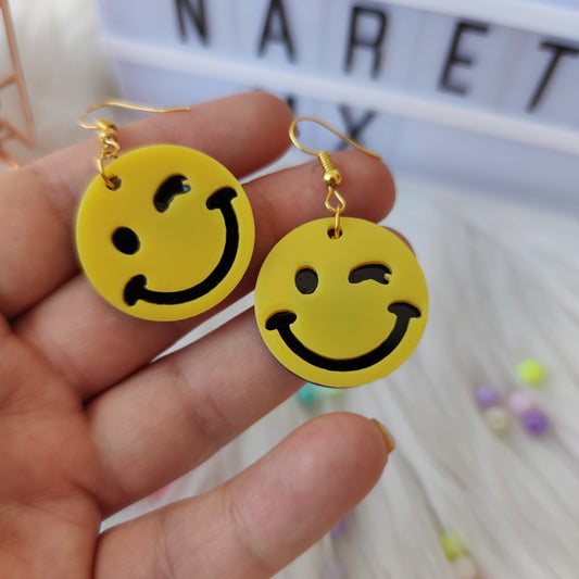Aretes Happy Wink Face