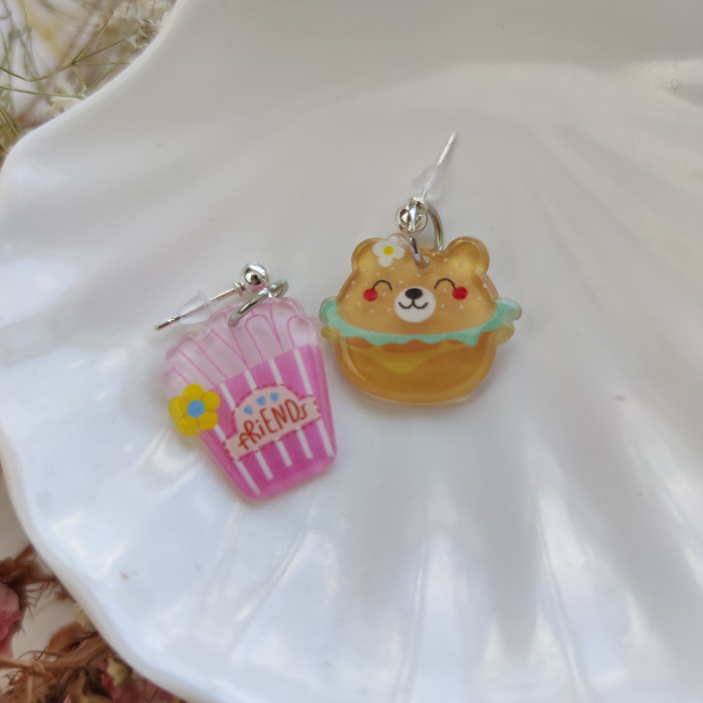 Aretes Palomitas y Hamburguesa