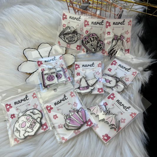 Aretes White Witch